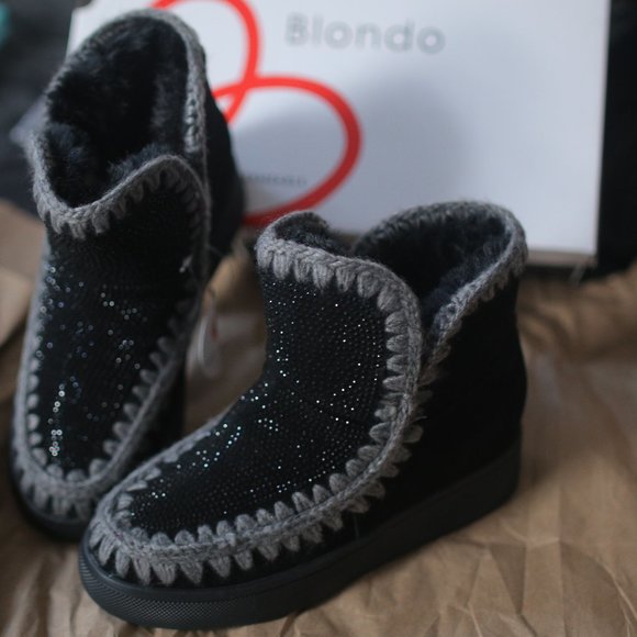 NWT Anabel Black Embellished Waterproof Faux-Fur & Suede Mocassin Booties. - Picture 8 of 9